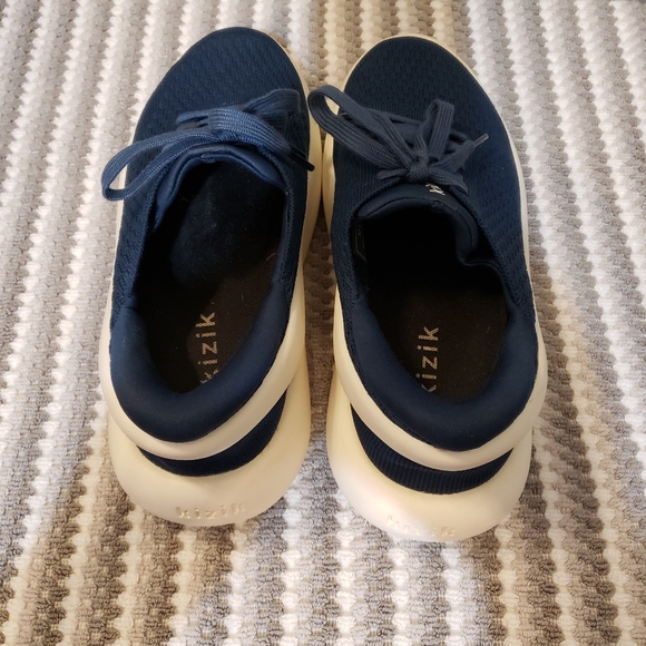Kizik Roamer Hands-Free Slip-On Sneakers Navy Blue Knit Men’s 7.5 / Women’s 9 - Picture 7 of 11
